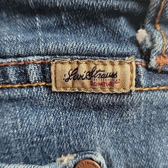 Levi's Signature Blue Denim Bootcut Jeans Juniors Size 7 - Picture 3 of 14